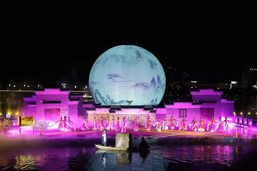 2,搭建水上舞台 丰富夜游文化