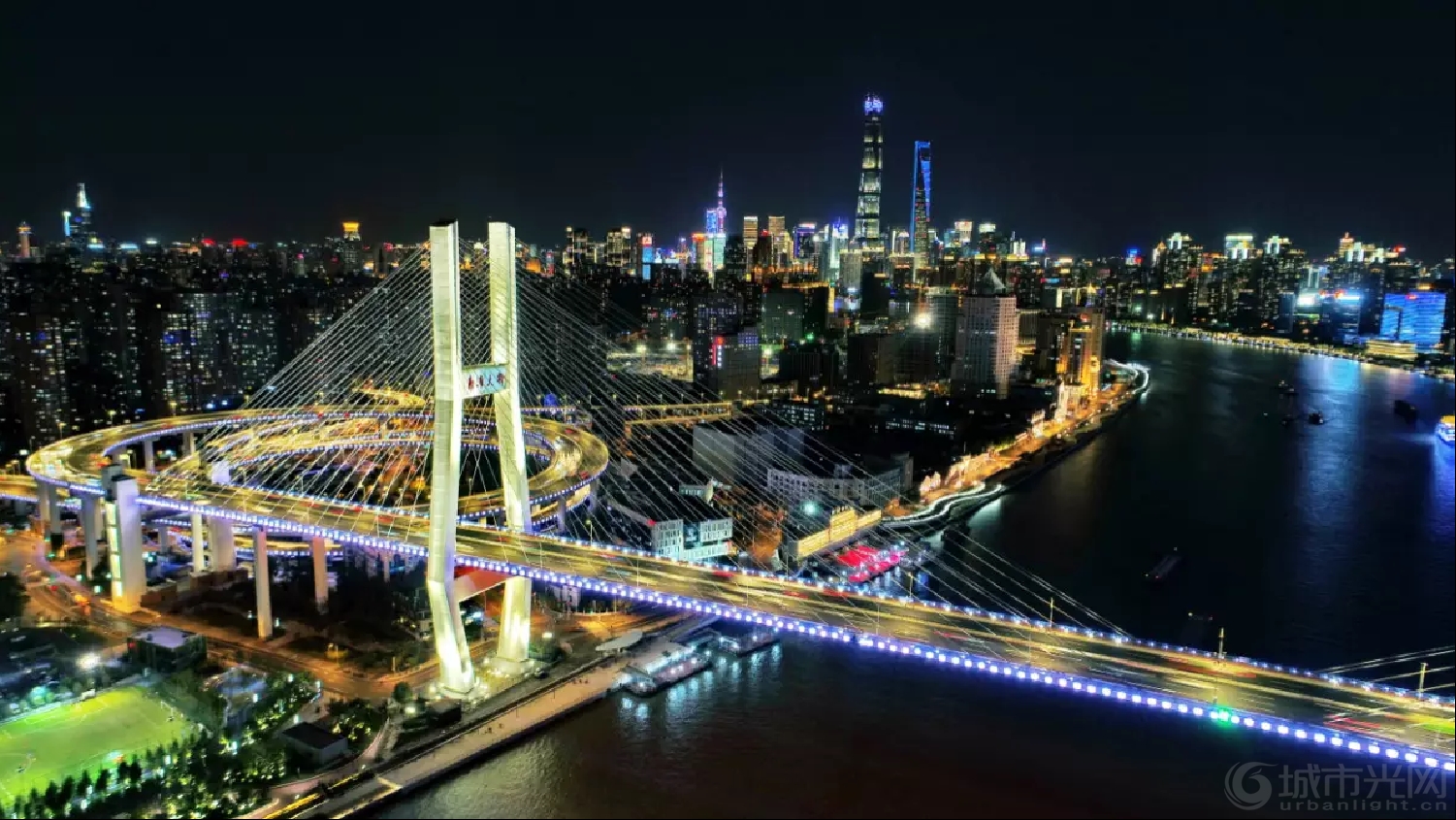 2019白玉兰照明奖室外铜奖作品:南浦大桥景观提升工程