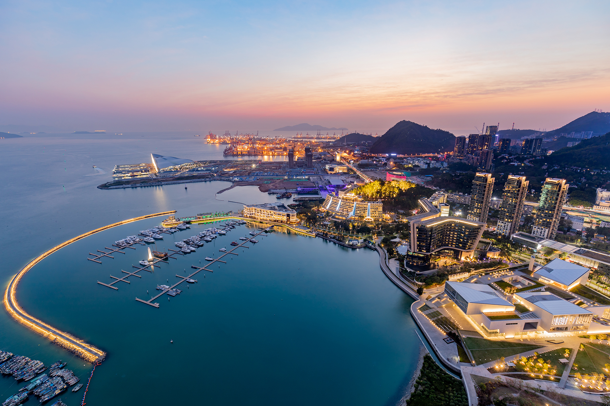 深圳纪念改革开放四十周年城市景观亮化提升 (蛇口滨海休闲带).jpg