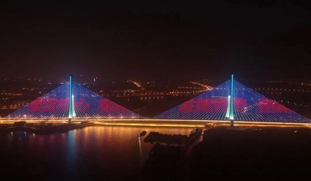 安徽巢湖大桥正式亮灯