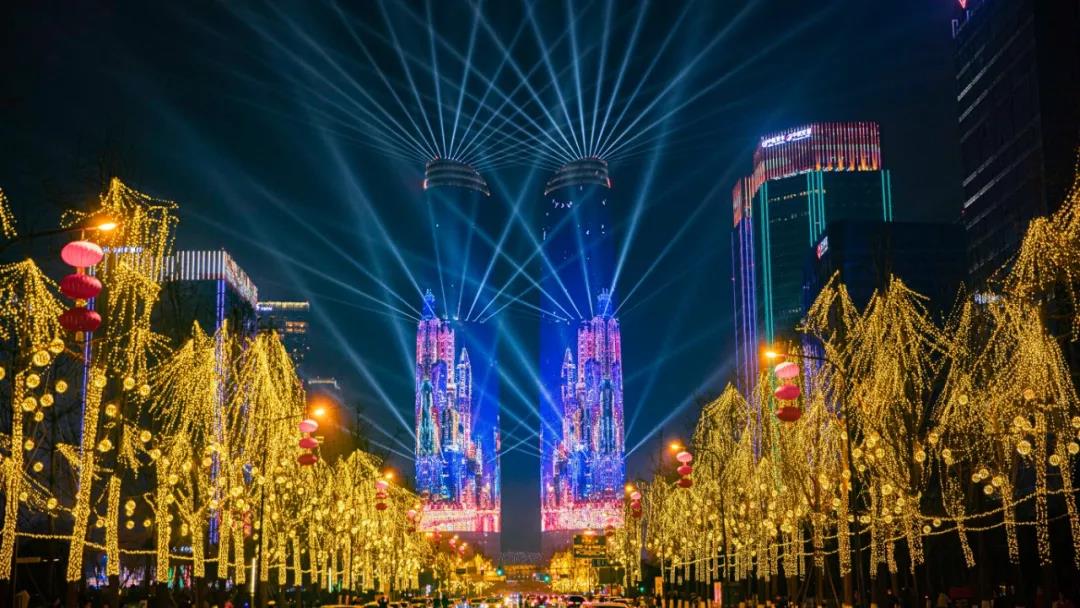 成都金融城双子塔灯光秀最新时间